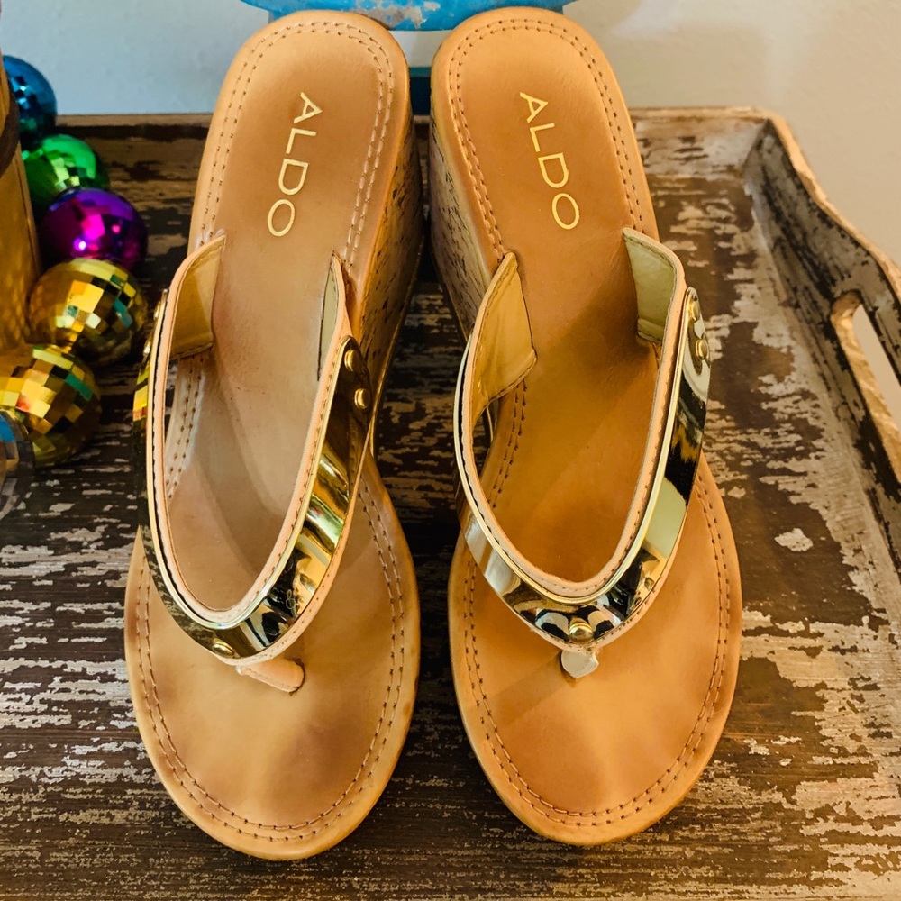 ALDO SANDAL WEDGES 7